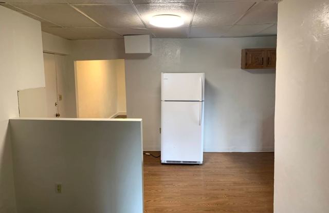 4 Bed, 2 Bath Home in Bloomfield - Convenient Location, Off-Street Parking - Available November 10th! Gallery 4