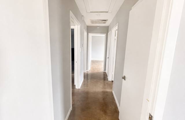 5283 Carpenters Bluff Road Gallery 4
