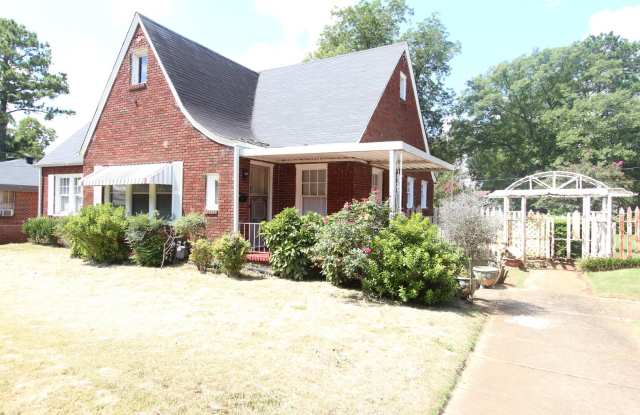 Cute! Cute! Cute! That's the best way to describe this 3 Bedroom 1 Bath charmer. - 1232 18th Street Southwest, Birmingham, AL 35211