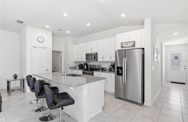 3369 ROLLING PLAINS Circle Gallery 2