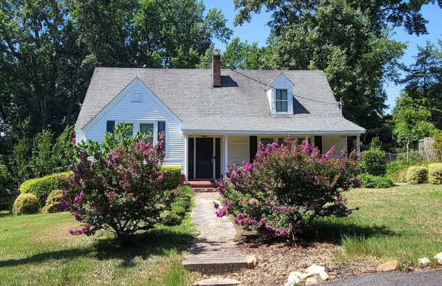 304 W Pine Grove Avenue photos photos