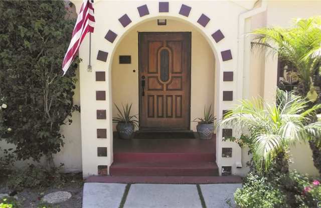 327 N Janss Street Gallery 3
