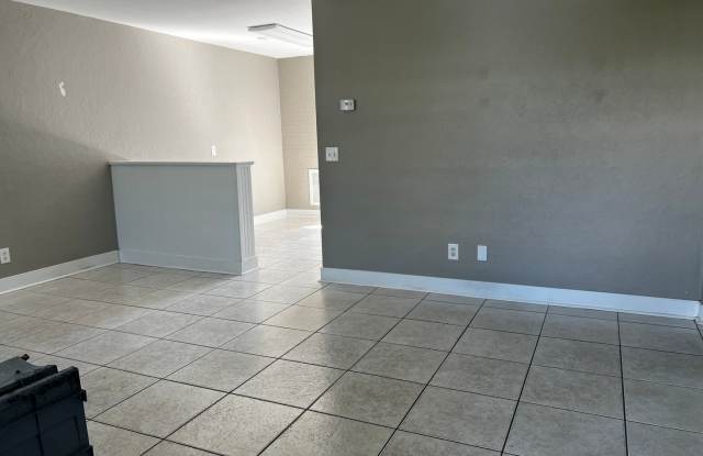 4920 York - Keystone Properties Gallery 1
