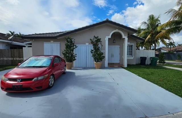 13941 SW 13 ST photos photos