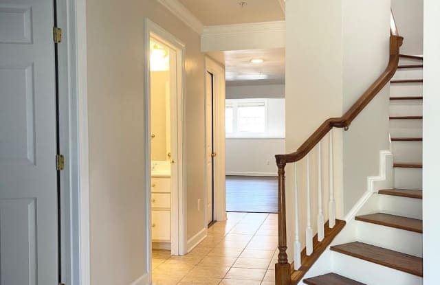 3870 CARRIAGE HILL Drive Gallery 4