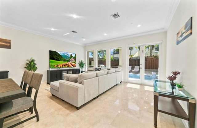 1849 NE 26th th 2, Fort Lauderdale, FL 33305 Gallery 3