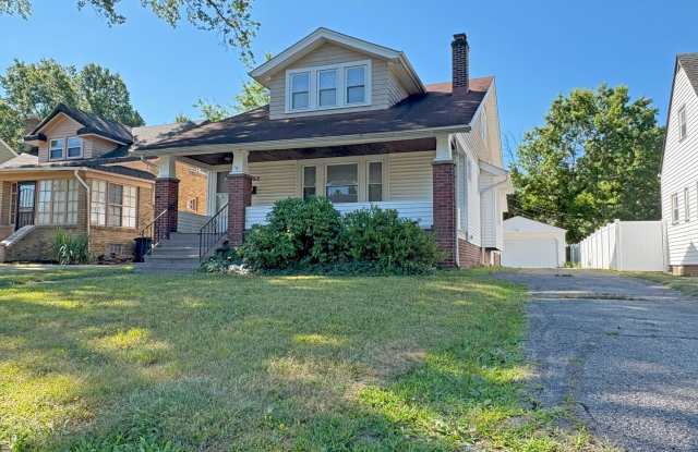 5 Bed - 2 Full Bath Cape Cod for Rent! photos photos