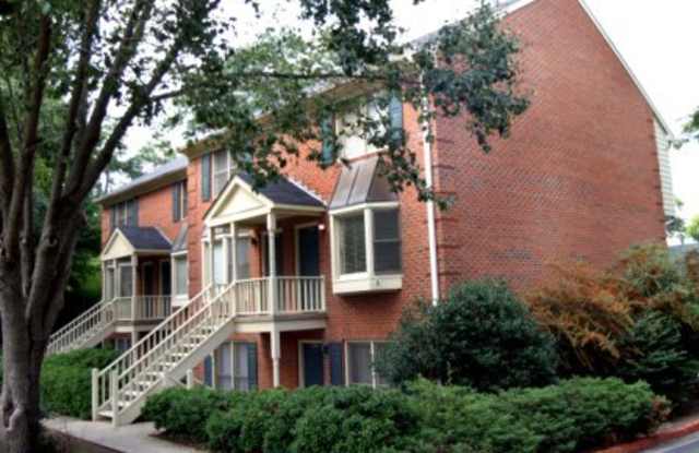 2 Bedroom Apartments/Townhomes in Five Points! Gallery 1