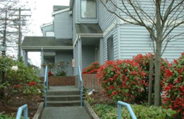 DOWNTOWN KIRKLAND 2 BED, 2.5 BATH HOME FOR RENT W WATER VIEWS! photos photos