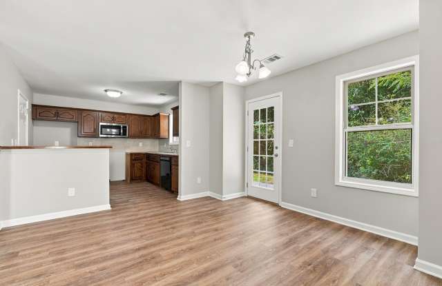 121 Cypress Ct Gallery 3