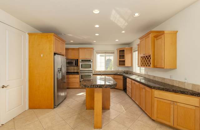 3 Primary Suite Home 1 Block From the Beach photos photos