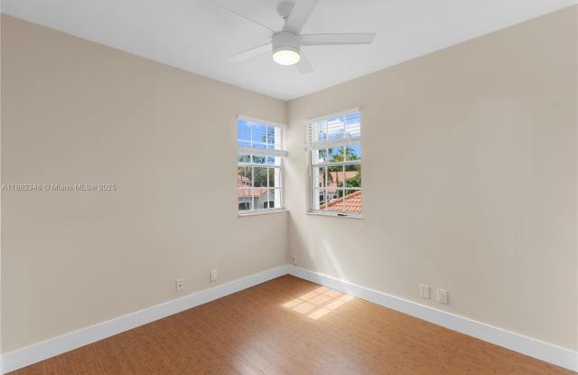 1081 Sorrento Dr photos photos