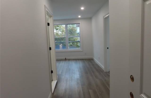 91 Deer Park, Apt #2 Avenue Gallery 2