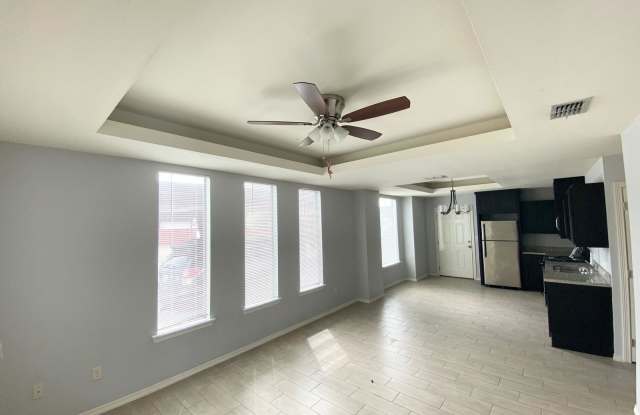 1227 White Oaks Dr Gallery 2
