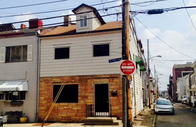 ***South Side Duplex Apartment For Rent * Pet Friendly * Walk to E. Carson St. * Available Now * Renovated *** photos photos