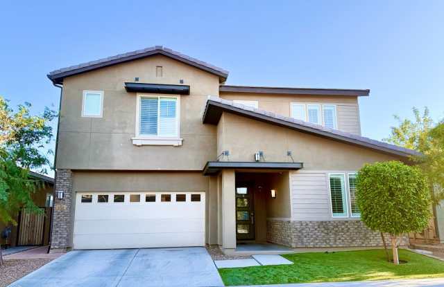 Spacious House with 4BR 3 Bath and 1 office/Game room in Tempe Gallery 1