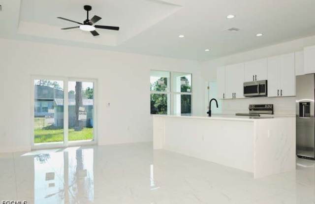 3421 55th Street W Gallery 4