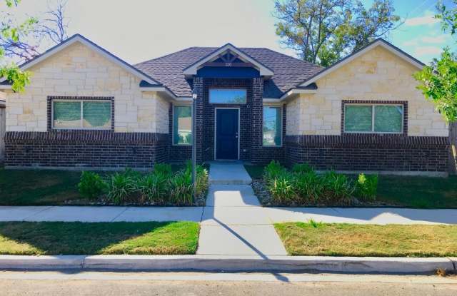 Spacious 4-Bed, 4.5-Bath Home in the Heart of the Baylor Bubble! photos photos