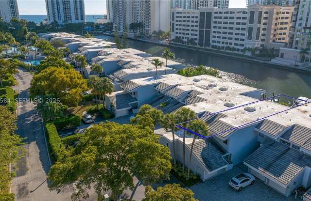 310 Poinciana Dr Gallery 4