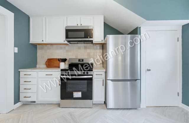931 Woodview Boulevard Gallery 4