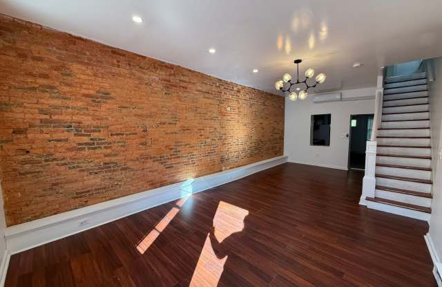 AVAILABLE FOR SHOWING!!! 3BR/1 BA. Gallery 4