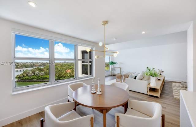 9102 W Bay Harbor Dr Gallery 4