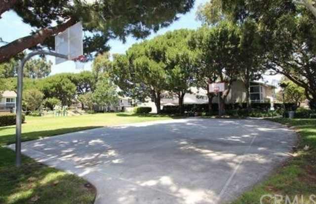 2623 W Meadowwood Gallery 3