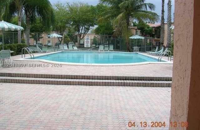 10794 N Kendall Dr Gallery 2