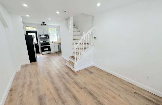 605 Harding Place Gallery 1