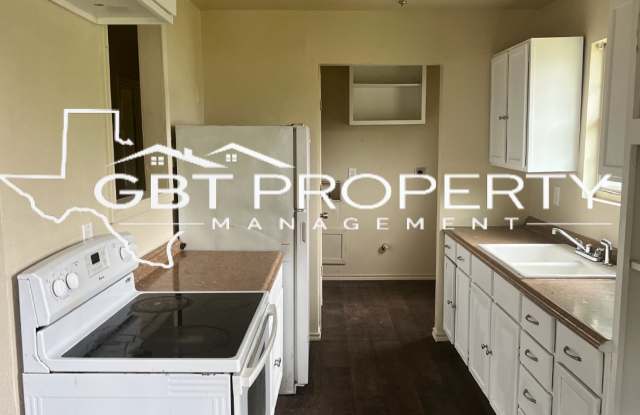 4 Bedroom 2 Bathroom Home! photos photos