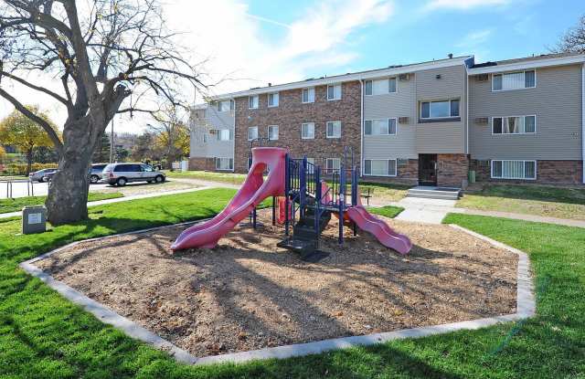 Lonnie Adkins Court photos photos