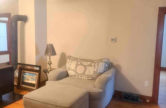 3 Br 1 Bath House Gallery 4