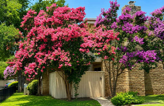 Arbor Village Condominium / Beautiful Update Unit / Refrigerator, Washer & Dryer included photos photos
