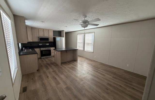23432 Winifred Avenue Gallery 2