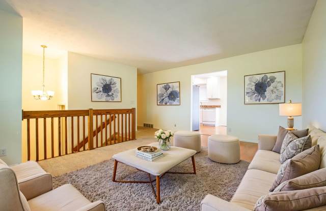 3 Bedroom / 2 Bath Home off 108th and Q! Gallery 4