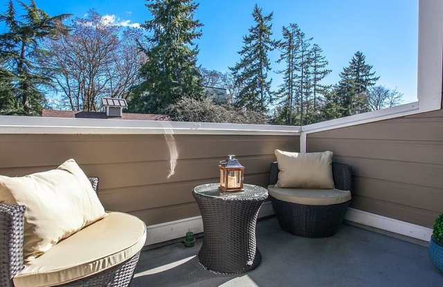 115 Hall Brothers Loop Unit #201 - 115 Hall Brothers Loop Northwest, Bainbridge Island, WA 98110