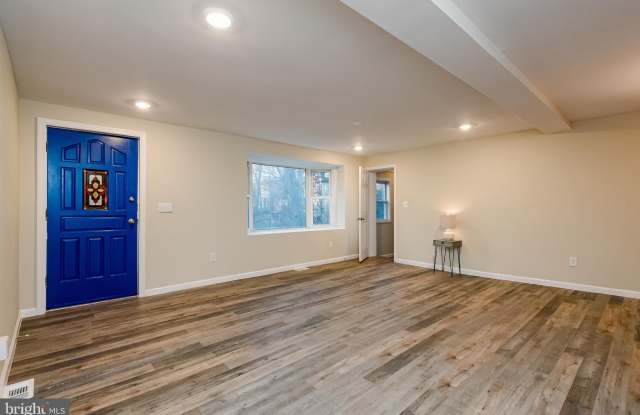 1229 CROSS ROAD Gallery 2