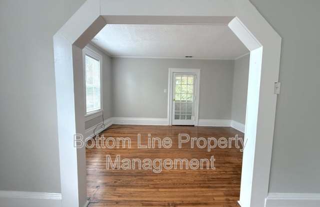 2100 E 7th St #5 Gallery 4