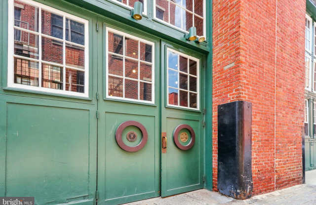136 N Bread St photos photos
