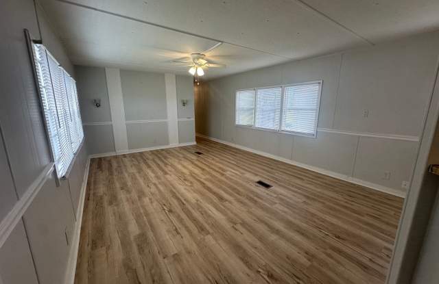 Newly Updated 2Bed/1Bath Mobile Home in Richlands - Close to Camp Lejuene Gallery 4