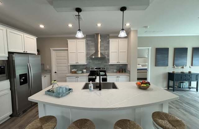 10291 Circle Pine Road Gallery 1