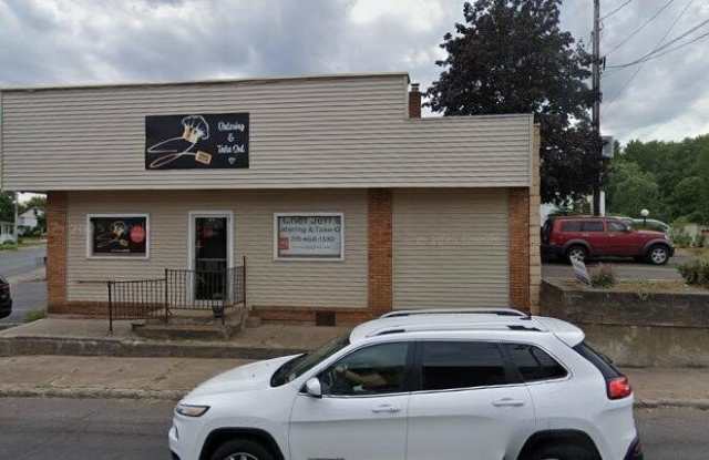 671 S Main Street Gallery 1