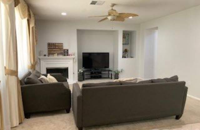 34696 Chinaberry Drive Gallery 2