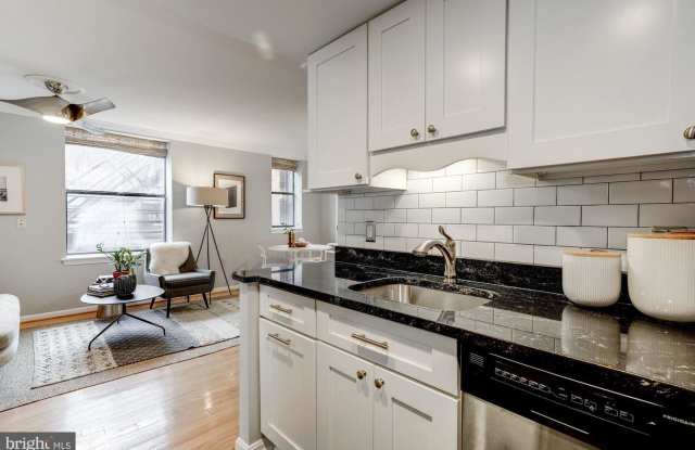 1438 Meridian Place Northwest Gallery 1