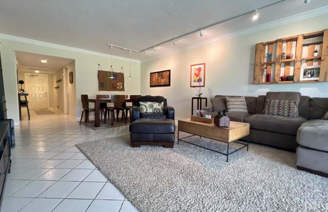 4017 N CYPRESS Drive Gallery 3