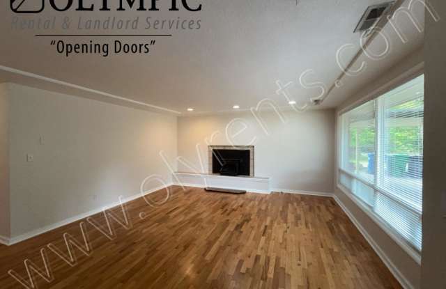 1912 Farwell Ave NW Gallery 4