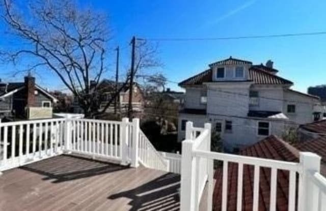 14 W Walnut Street - 14 East Walnut Street, Long Beach, NY 11561