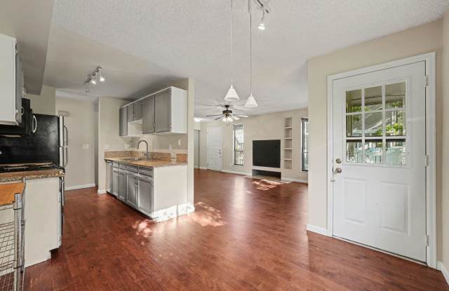 Spacious 2BR/2BA Corner Unit with Finished Basement, Private Patio & Garage *MOVE IN SPECIAL* Gallery 4