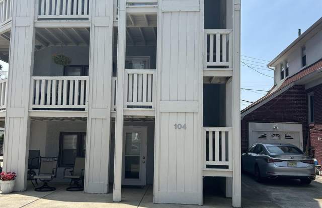 104 S Frankfort Ave photos photos