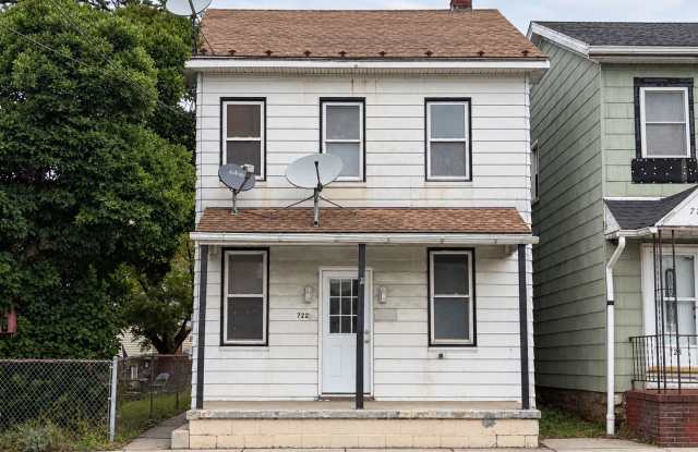 Spacious 4-Bedroom, 1.5-Bath Single-Family Home | Section 8 Eligible Gallery 1